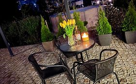 North Nest Studios Quiet Garden Free Breakfast & Parking